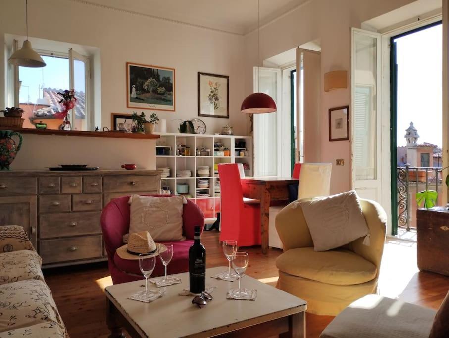 Appartamento Dimora Torlonia - Elegance & Light In *